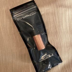 MAC “Melon” Mini Pigment
